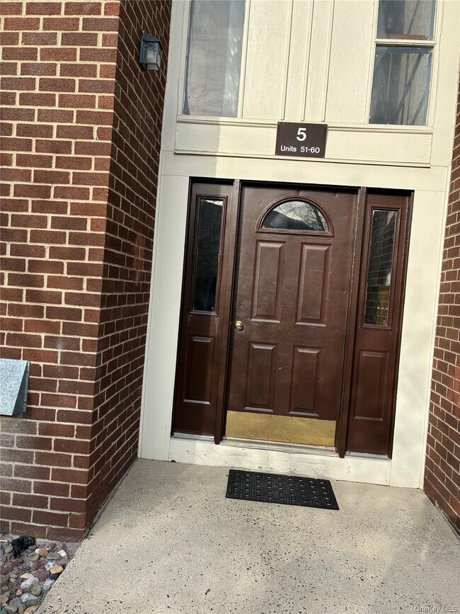 Foto del edificio - 55 Country Club Ln