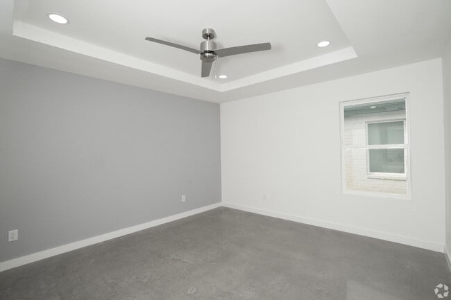 Building Photo - 605 Sapphire Ave