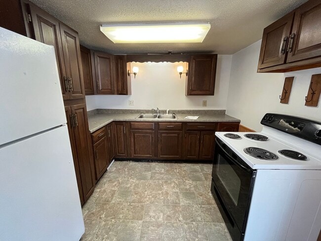 Building Photo - 1229-1233 3rd Ave SE