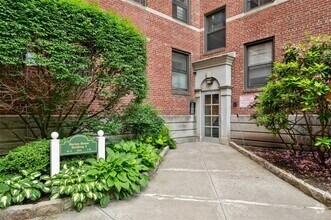 Building Photo - 212 Larchmont Acres