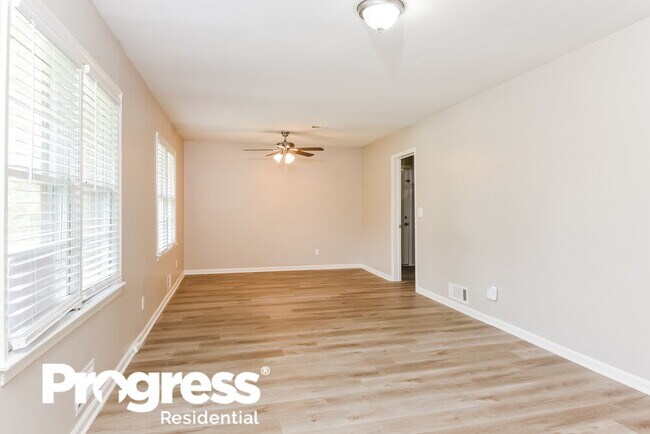 Foto del edificio - 4328 Midway Rd