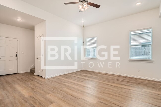 Building Photo - 7300 Parkside Pl Dr