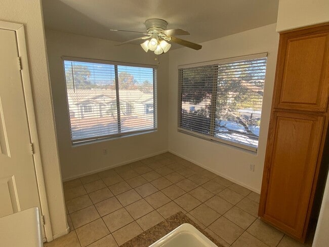 Building Photo - Mandalay Springs