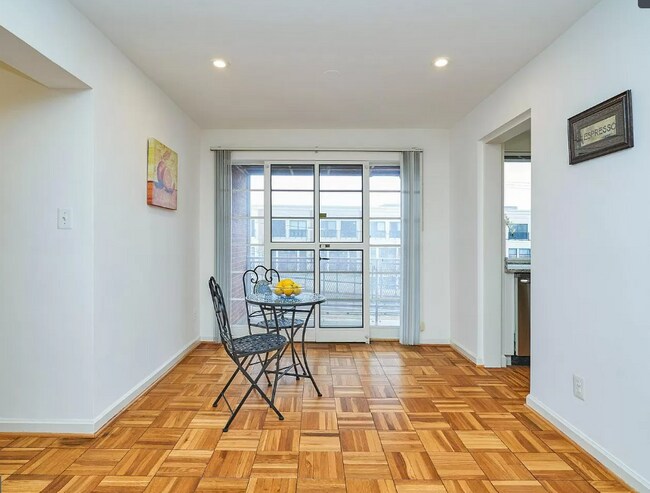 Foto del edificio - 2129 19th St N