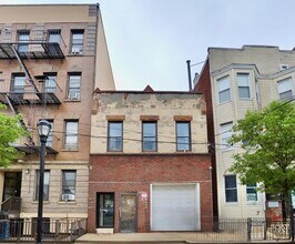 Building Photo - 206 48th St