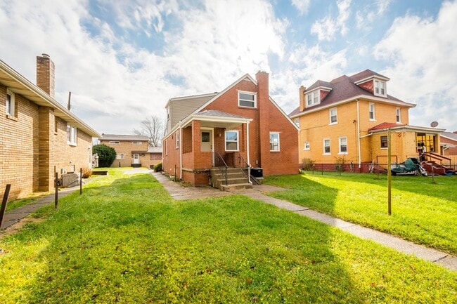 Foto del edificio - COMING SOON! Beautifully RENOVATED 3 bedroom in Stowe!!