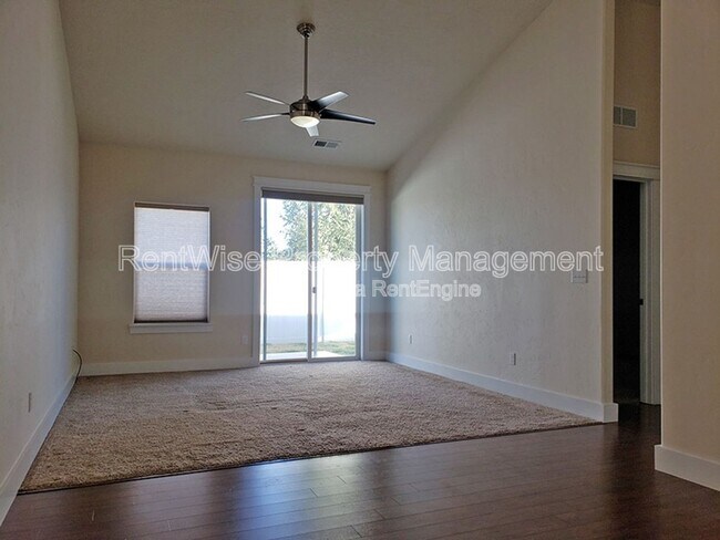 Building Photo - 6260 N Maximus Pl