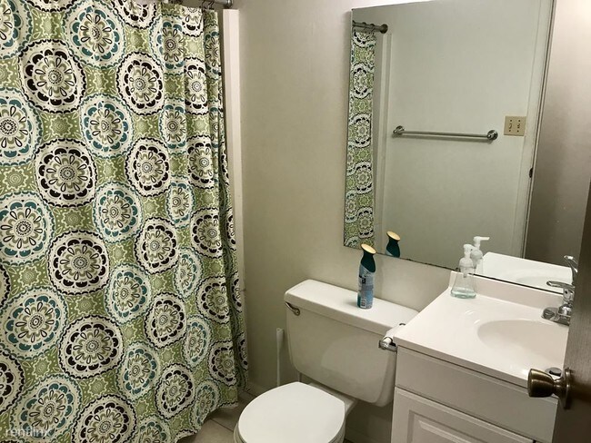 Building Photo - 3005 Garden Apartment Dr