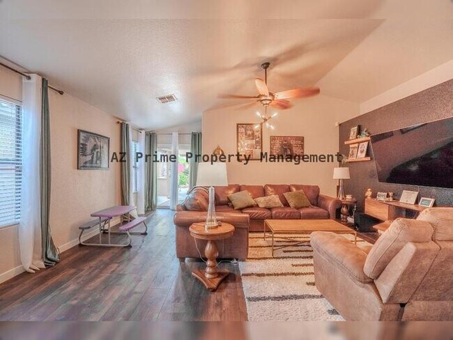 Foto del edificio - 3321 E Blackhawk Dr
