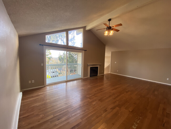 Building Photo - 3464 Partridge Hollow NE