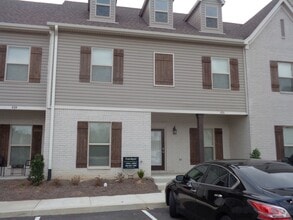 Building Photo - 426 Walker Cir