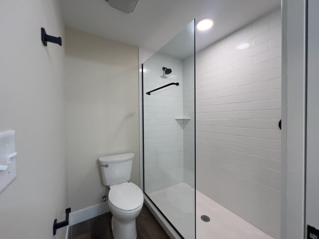 Building Photo - 143 Carver St