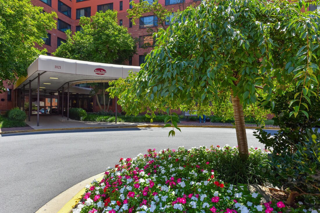 1021 Arlington Blvd, Arlington, VA 22209 1021 Arlington Blvd