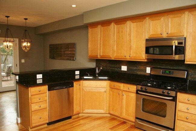 Building Photo - 309 S Wolfe St