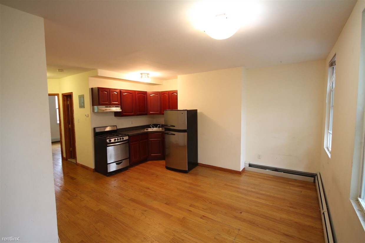 Primary Photo - 465 Lafayette Ave