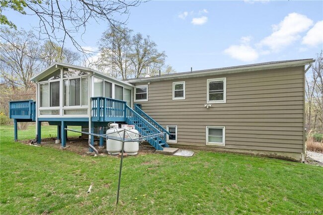 Foto del edificio - 155 Stoneleigh Ave