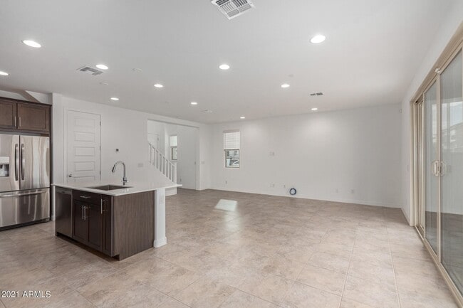 Foto del edificio - 9912 E Tillman Ave