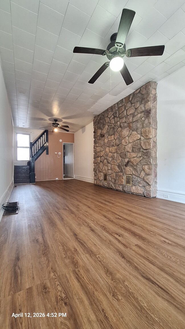 Building Photo - 925 1/2 Liberty St