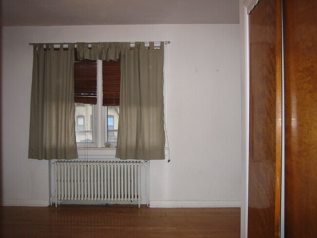 Foto del edificio - 824 Garden St