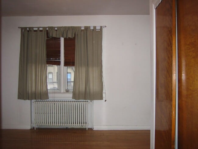 Building Photo - 824 Garden St