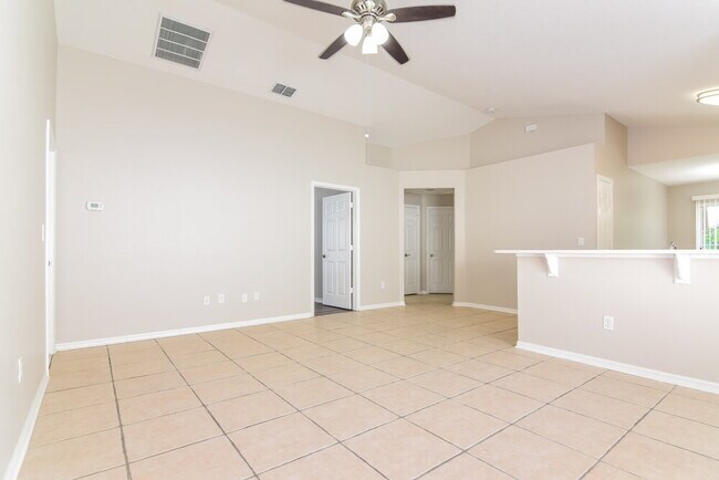 Building Photo - 5814 Tanagerlake Rd