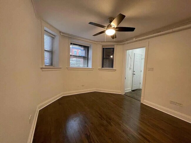 Foto del edificio - 1133 N Winchester Ave