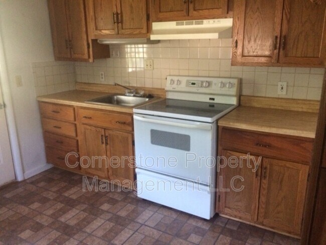 Foto del edificio - 627-629 E 8th St