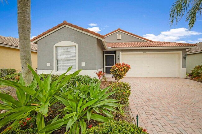 Building Photo - 832 NW Greenwich Ct