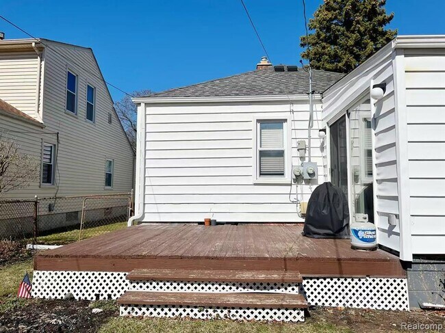 Building Photo - 3303 Chester Rd