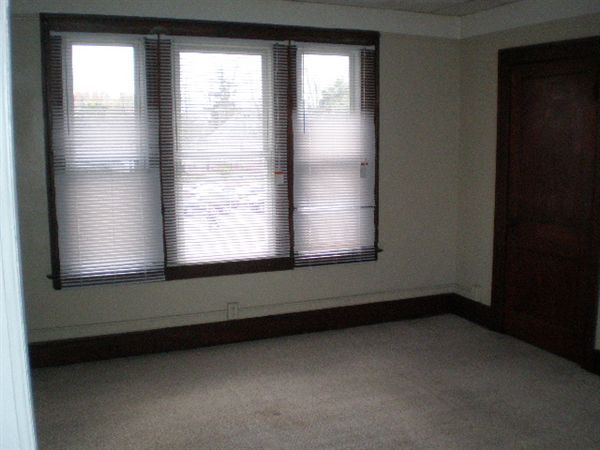 Building Photo - 256 1/2 Cass Ave