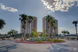 Building Photo - 8255 Las Vegas Blvd