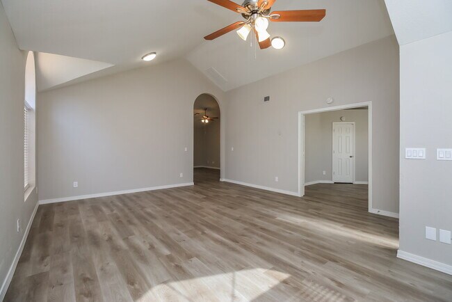 Foto del edificio - 727 N Sulleys Dr