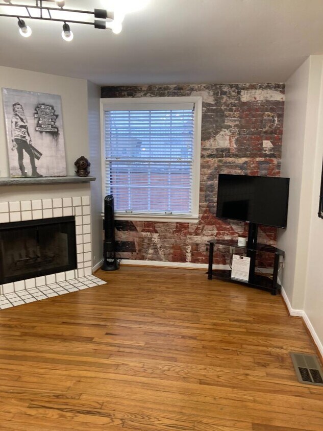 Photo - 908 E. 32nd Street - 908-101