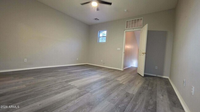 Foto del edificio - 160 W Heather Ct