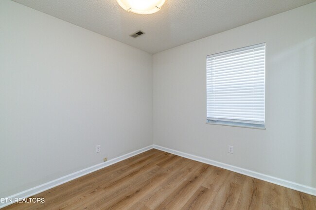 Foto del edificio - 1035 Nod St