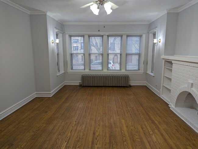 Building Photo - 5650 N Spaulding Ave