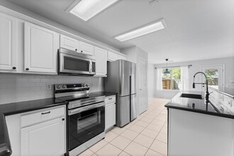 Building Photo - 15 Timberstar St