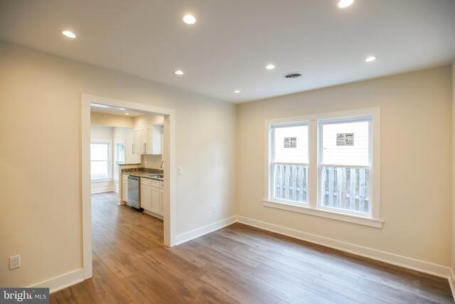Foto del edificio - 5712 Grosvenor Ln