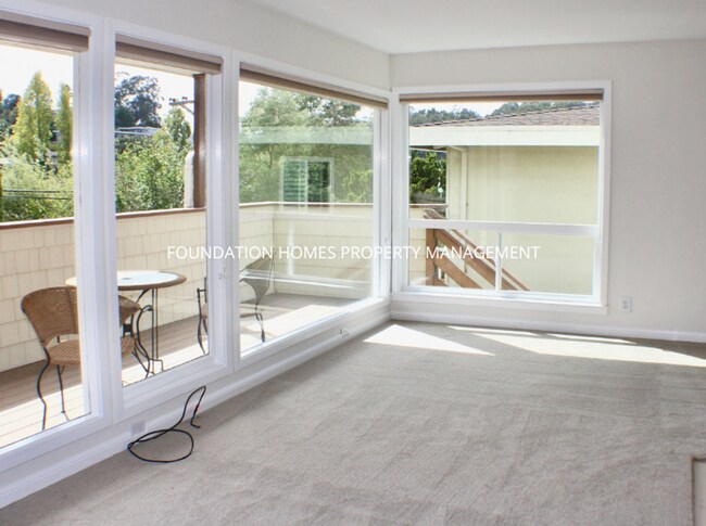 Building Photo - Remodeled 2BD/1BA Strawberry Village Duple...
