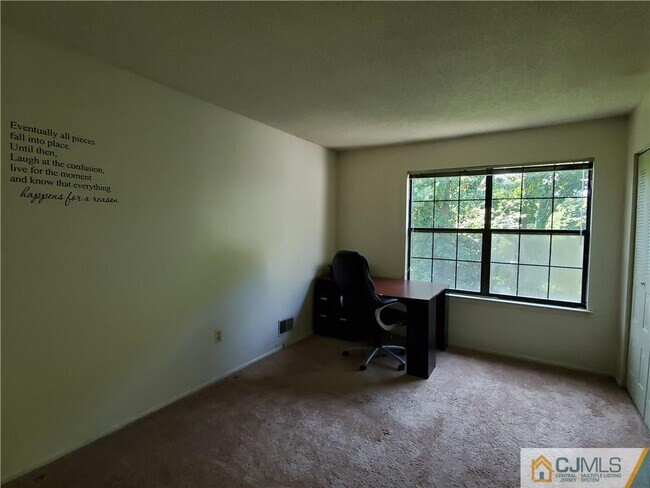 Building Photo - 307 Hampshire Ct