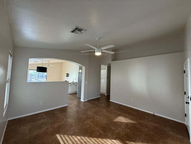 Building Photo - 15843 W Madison St