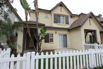 Building Photo - 1446 Normandy Dr