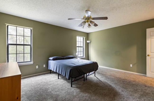 Foto del edificio - Furnished Bedroom