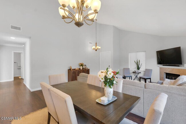 Foto del edificio - 491 Yorba Linda Pl