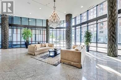 Building Photo - 825 Church St