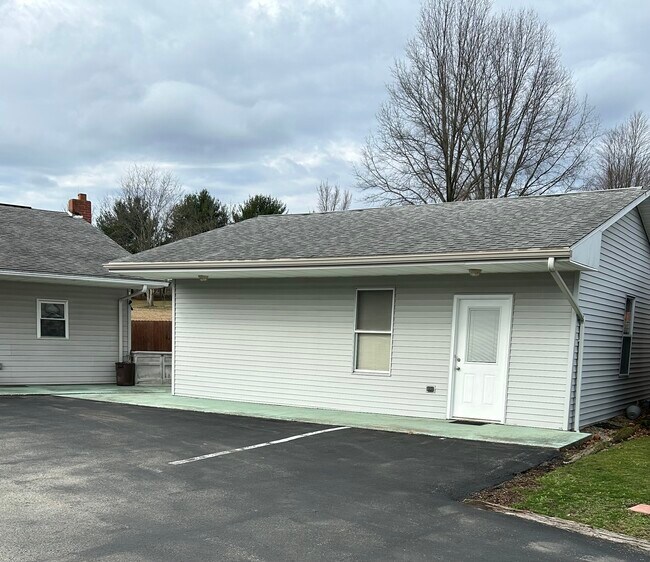 Building Photo - 2153 Wood St