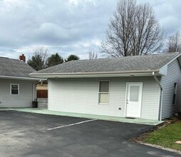 Building Photo - 2153 Wood St