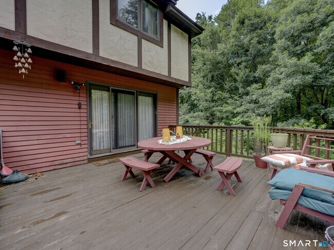Foto del edificio - 522 Springfield Rd