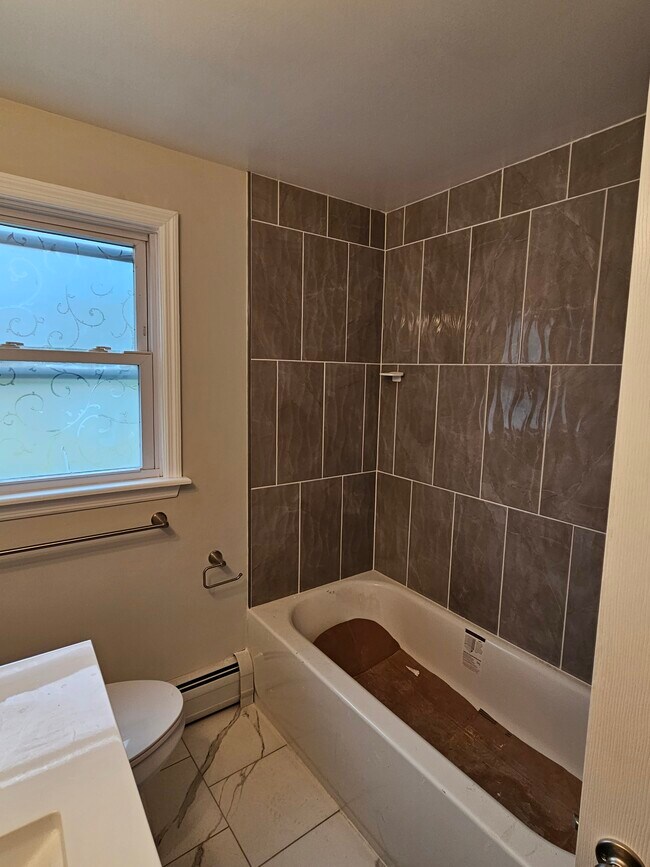 Vista del baño 2 - 2156 Curry Rd