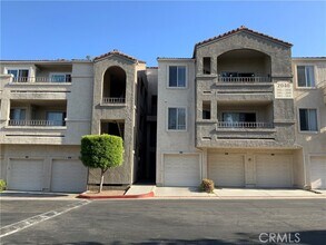 Building Photo - 2040 Las Colinas Cir